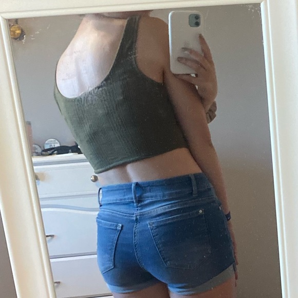 Garage Cropped Top - Picture 2 of 4